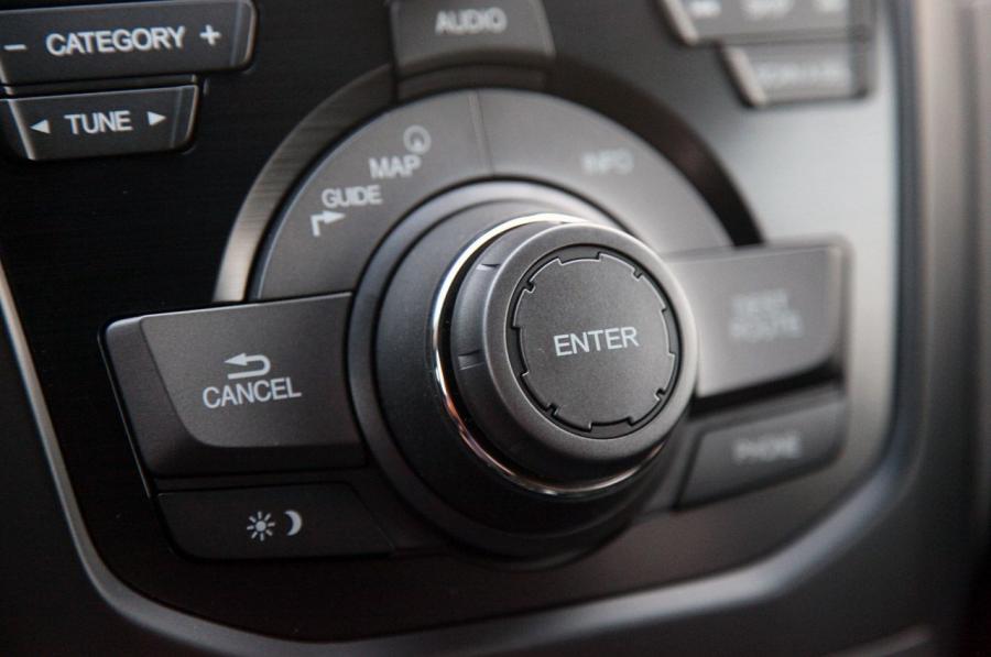 Детали интерьера Acura RDX (TB3/4) 2012 года  (фото 68 из 122)
